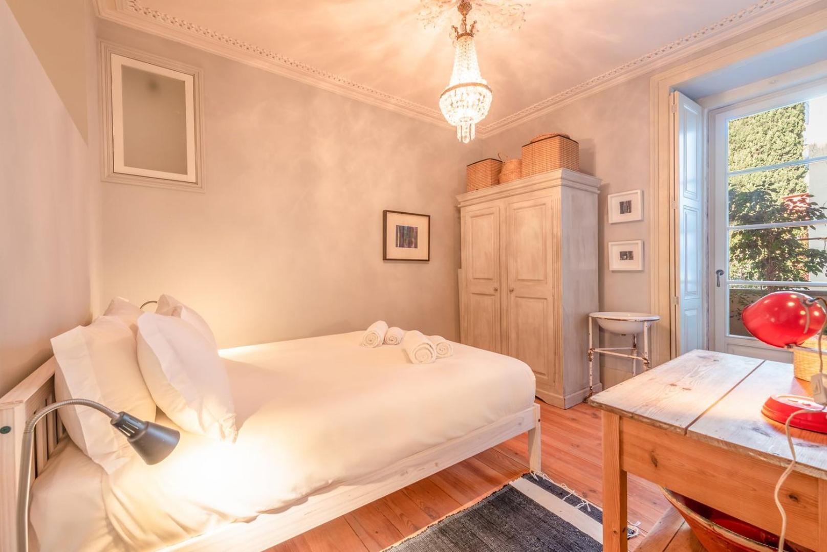 Guestready - Ray Of Light * Lissabon